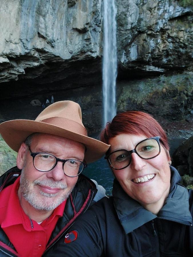 Zimmer Mit Eigenem Badezimmer Näfels Eksteriør bilde